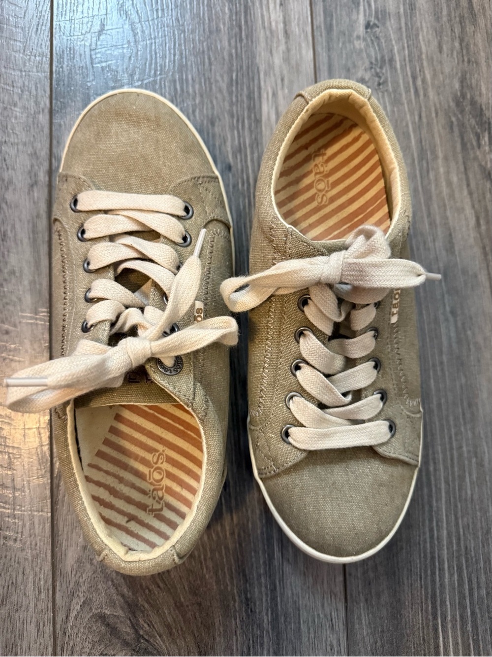 Täōs Tanish/Olive Canvas Lace-Up Sneakers